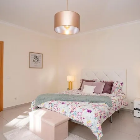 Homebyvi Vakantiehuis Quarteira